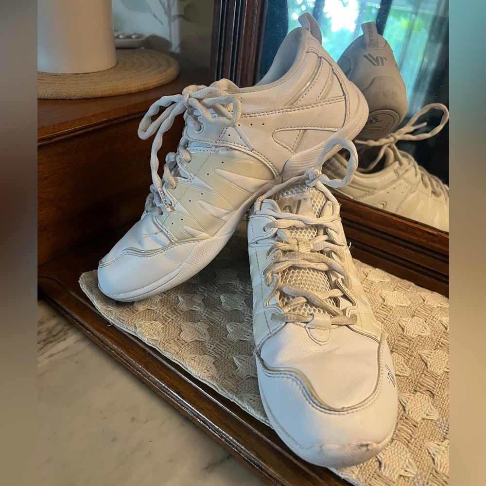 VARSITY Edge Charge Cheerleading‎ Tumbling Stunt Sneakers White Women's Size 7.5